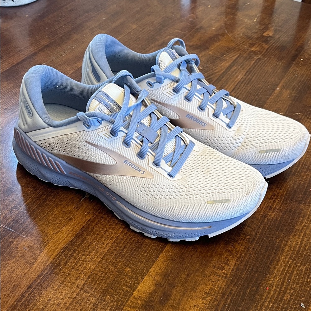 Brooks Adrenaline 22, Sz 10 Like new!